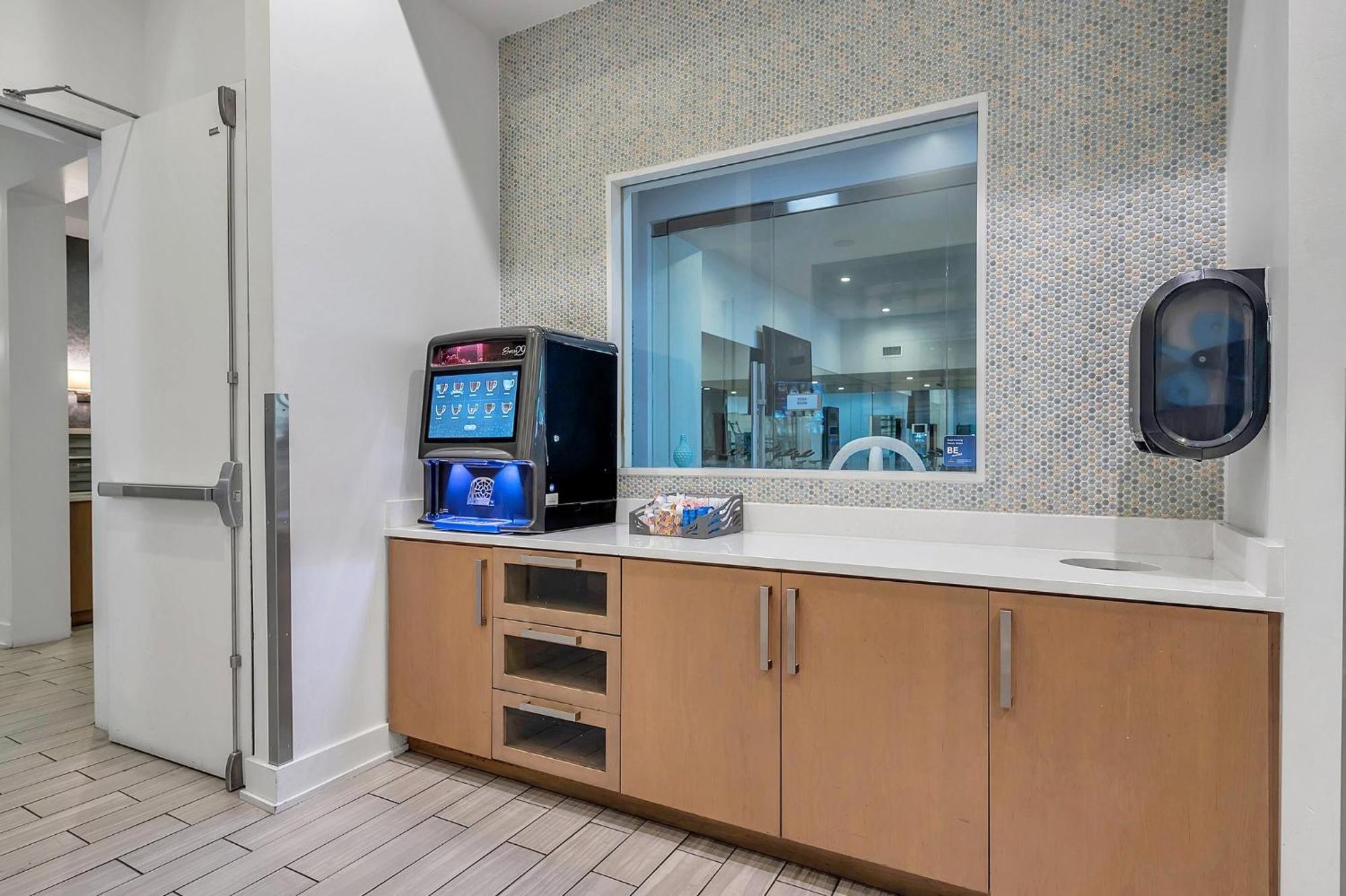 Luxury 1 Bedroom With Den Downtown Tampa Apt - City Views, Rooftop Pool, Workspace Zewnętrze zdjęcie